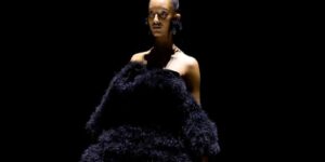 BURBERRY’NİN SERT CAZİBESİ