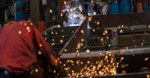 Çin’de 2020’den bu yana en düşük imalat göstergesi