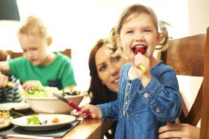 Çocuğunuza Sofra Adabı Öğretmenin Yolları