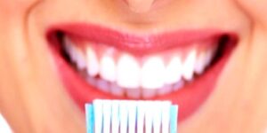 Diş Fırçalama ve Ağız Gargarası İle Koronavirüs Önlenebilir Mi?