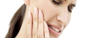 Diş Hassasiyeti Nedir? Sebepleri Nelerdir? Nasıl Tedavi Edilir?