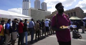 Ekonomik krizdeki ülkede borsadaki işlemleri durdurma kararı