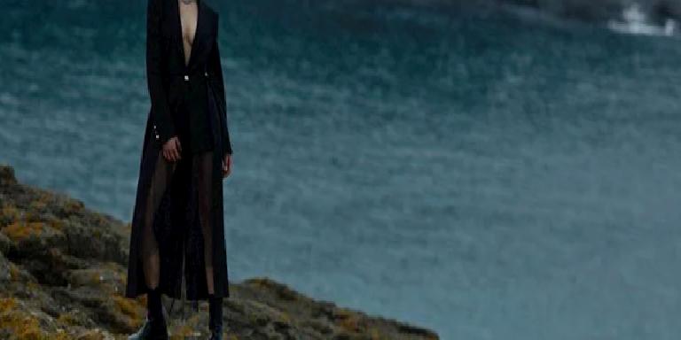 FASHION WEEK ISTANBUL: SEZGI TUZEL 2022-23 SONBAHAR-KIŞ DEFİLESİ