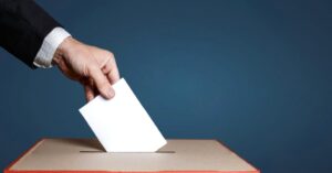 Fransa’da halk cumhurbaşkanını seçmek için sandık başına gidiyor