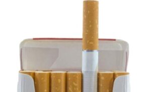 İftar ve sahurda üst üste içilen sigaraya dikkat