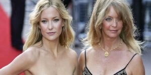 KATE HUDSON VE GOLDIE HAWN, STUART WEITZMAN İLKBAHAR KAMPANYASINDA