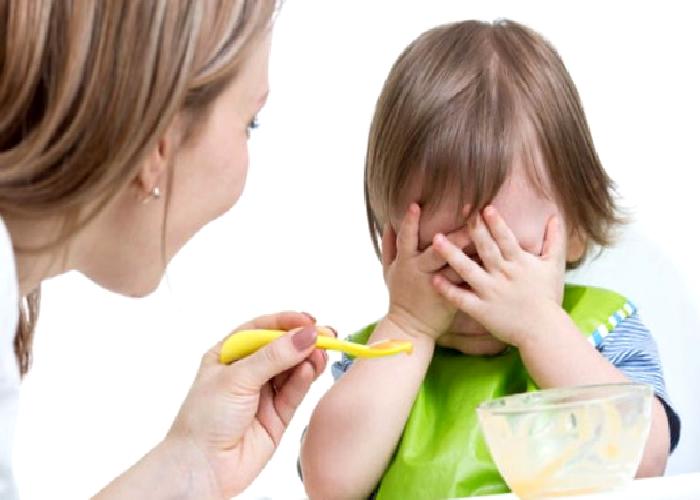 Öfke Nöbeti Geçirmeden Çocuklara Yemek Yedirmek