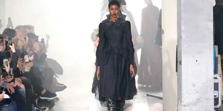 PARİS MODA HAFASI: ROCHAS SONBAHAR-KIŞ 2022-23 DEFİLESİ