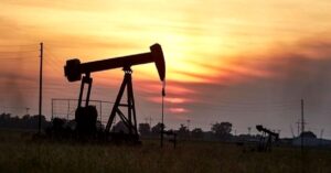 Petrol haftaya düşüşle girdi