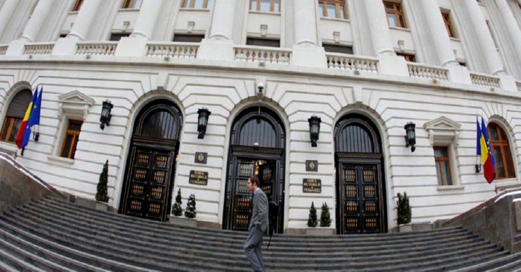 Romanya faizi 8 yılın en yüksek seviyesine çıkardı