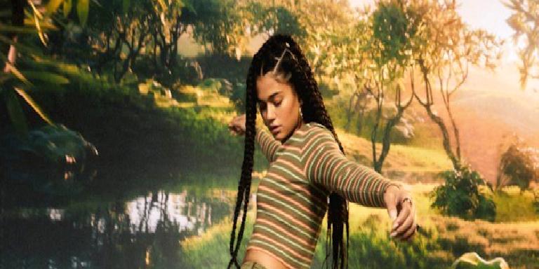 STRADIVARIUS, YENİ LOGOSUYLA İMAJINI GÜNCELLİYOR