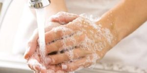 Suya sabuna dokunun!