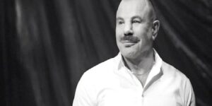 THIERRY MUGLER’IN MODAYA ETKİSİ: YAŞAMI VE TASARIMLARI