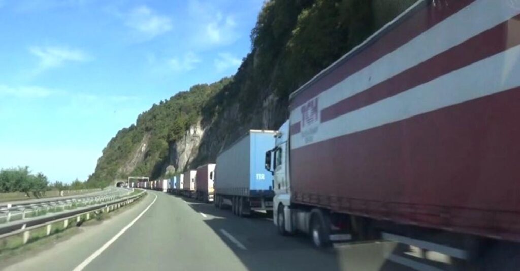 Türk lojistiğinde Rus sınırı krizi büyüyor