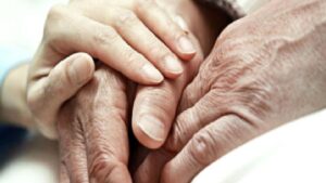 Yaşlılarda Düşmeler