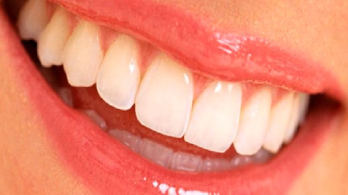 YILLAR GEÇTİKÇE ALT VE ÖN DİŞLERİN AYRILMASI