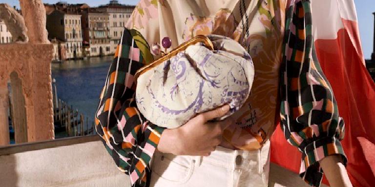 WEEKEND MAX MARA PASTICCINO ÇANTA, DÜNYA TURUNA ÇIKIYOR