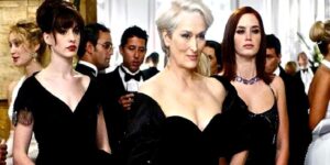 ANNE HATHAWAY FAVORİ ‘DEVIL WEARS PRADA’ KOSTÜMÜNÜ AÇIKLADI