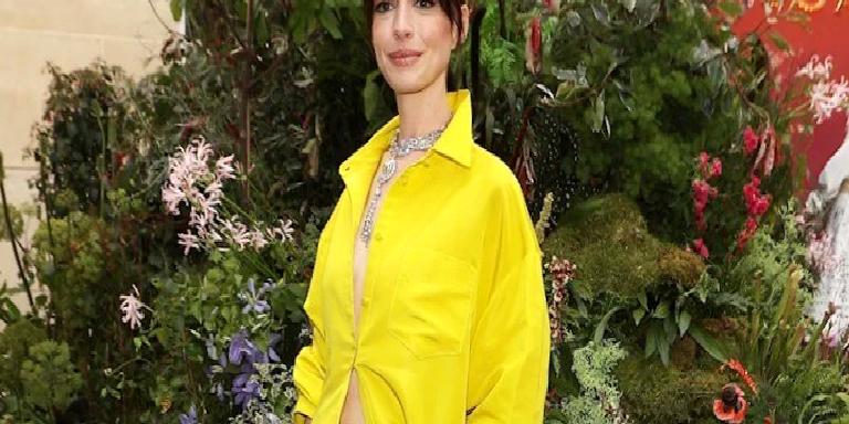 ANNE HATHAWAY, GÜNEŞ GİBİ PARLADI