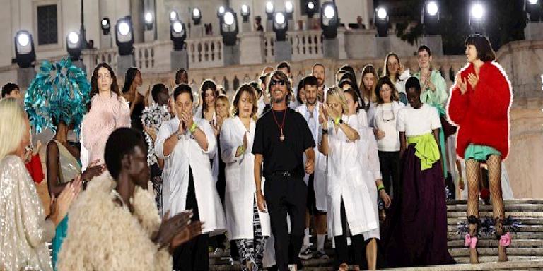 DIOR, VALENTINO’DAN TAZMİNAT İSTİYOR