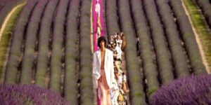 KÜLTÜRE ÖVGÜ VE YERELLİĞİN GÜCÜ