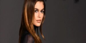 ALEXANDER MCQUEEN’İN YENİ KAMPANYA YÜZÜ KAIA GERBER