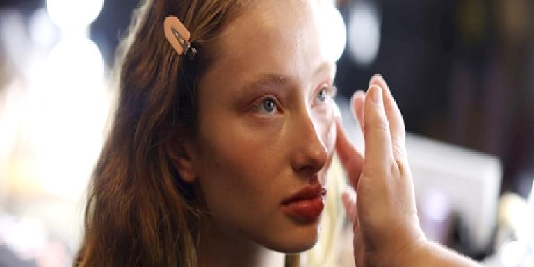 DOLGUNLAŞTIRICI ETKİLİ 5 SERUM