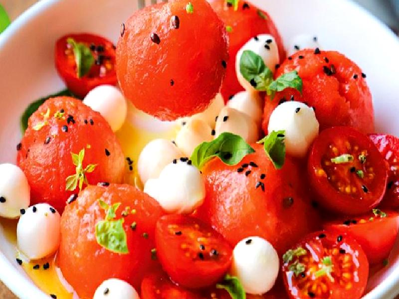Karpuzlu Caprese Salatası Nasıl Yapılır?