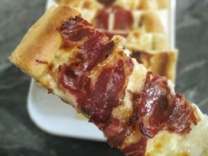 Pide (Sucuklu, Pastırmalı) Nasıl Yapılır?