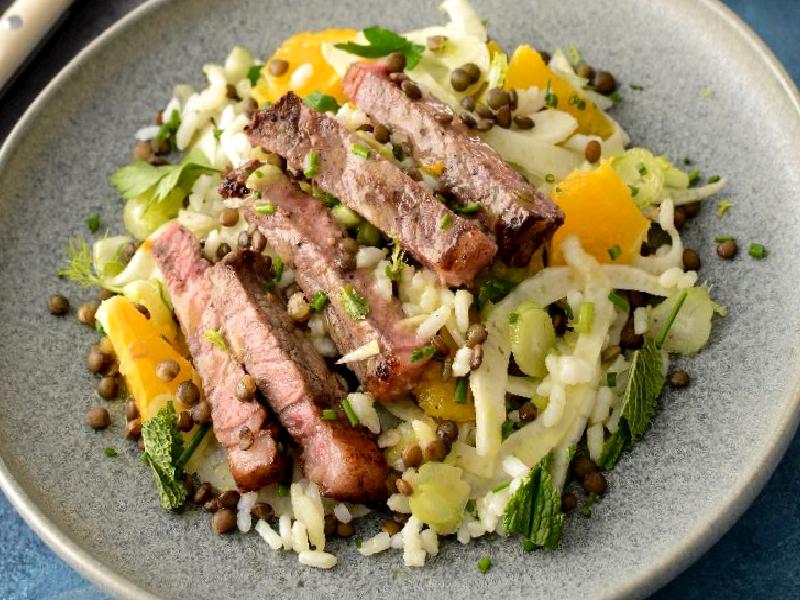 Rezeneli Etli Portakallı Pirinç Salatası Nasıl Yapılır?