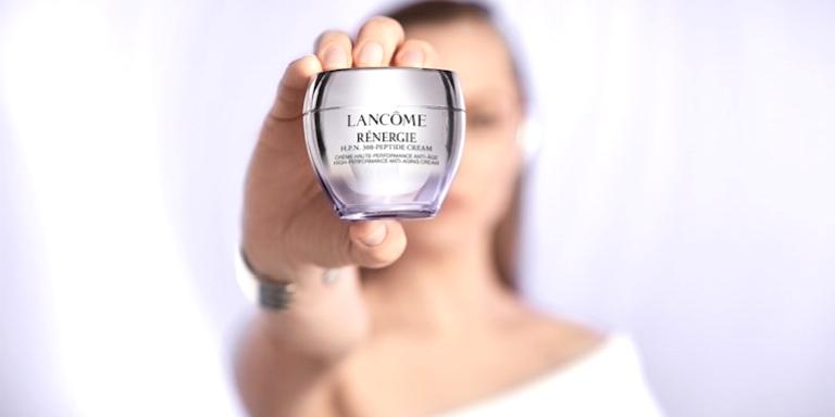 CİLDİNİZİ YAŞLANMAYA KARŞI DAHA HIZLI YENİLEYİN