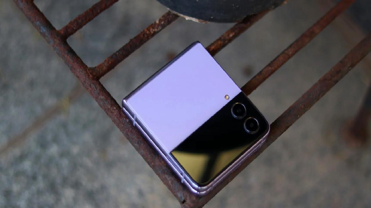 Samsung Galaxy Z Flip 5’in kapak ekranı dev gibi olacak