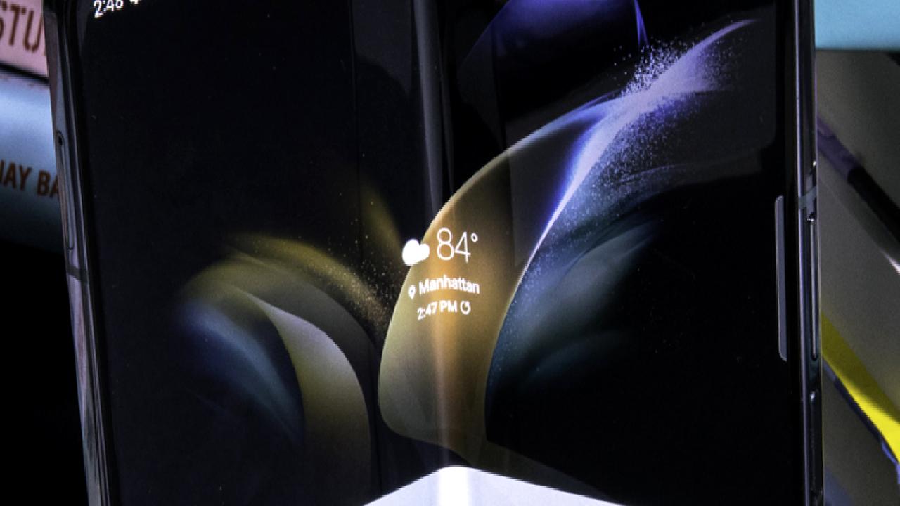 Katlanabilir telefonlar için tehlike çanları çalıyor: En çok satan marka ve modeller belirlendi