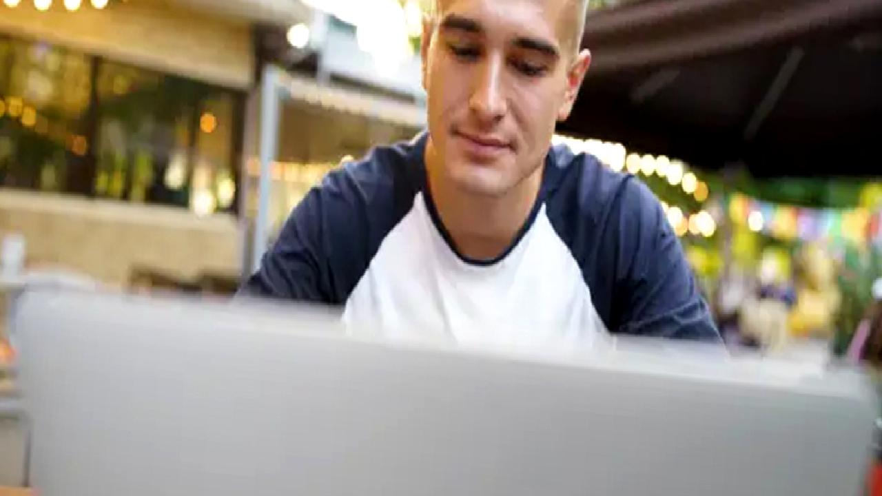 Herkes “AI İçerik Asistanı” arıyor: ChatGPT’yi öğrenmek, size de saatte 100 dolar kazandırabilir