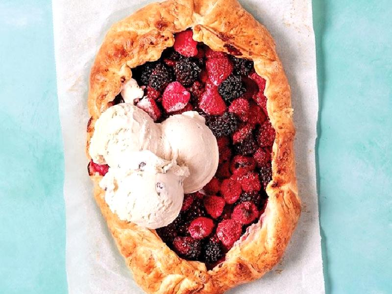 Çilekli Ve Böğürtlenli Galette Nasıl Yapılır?