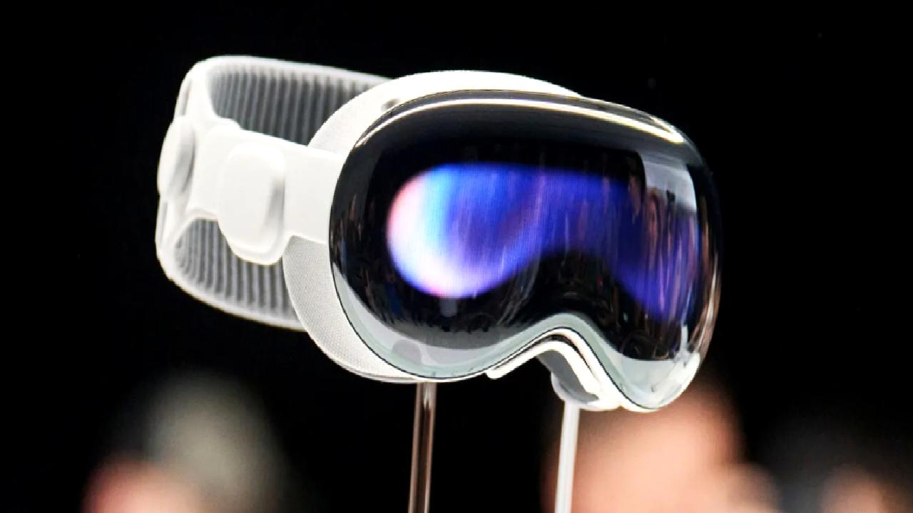 Apple Vision Pro’dan iki kötü haber birden: Zor bulunacak; ucuz model olmayacak