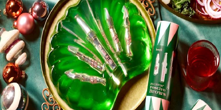 Nostaljik Kutuları ile Benefit Yeni Yıl Heyecanını Arttırıyor