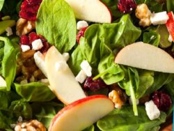 Elmalı Ispanak Salatası Nasıl Yapılır?