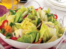 Karışık Marul Salatası Nasıl Yapılır?