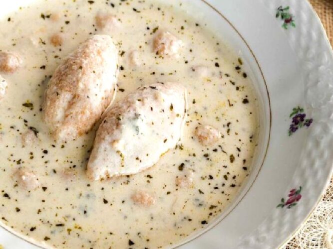 Köfteli Tuzlu Yoğurt Çorbası Nasıl Yapılır?