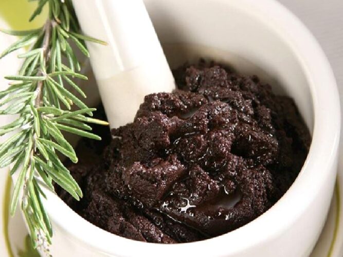 Siyah Zeytin Ezmesi Nasıl Yapılır?