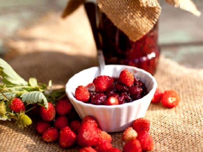 Dağ Çileği Reçeli Nasıl Yapılır?
