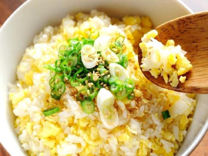 Yumurtalı Pilav Nasıl Yapılır?