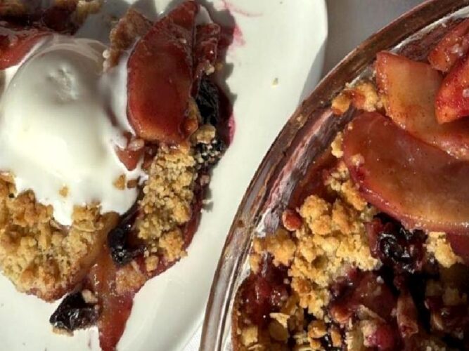 Elmalı Ve Yaban Mersinli Crumble Nasıl Yapılır?