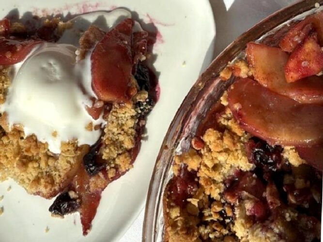 Elmalı & Yabanmersinli Crumble Nasıl Yapılır?