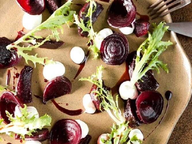 Fırınlanmış Pancar Salatası Nasıl Yapılır?