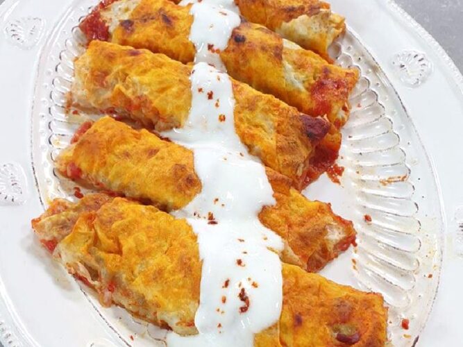 Girit Köfteli Börek Nasıl Yapılır?