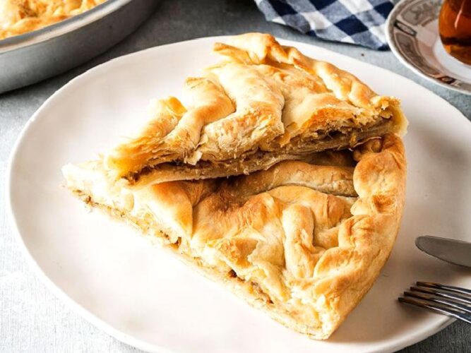 Patlıcanlı Arnavut Böreği Nasıl Yapılır?