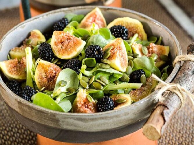 Semizotu Ve İncirli Salata Nasıl Yapılır?