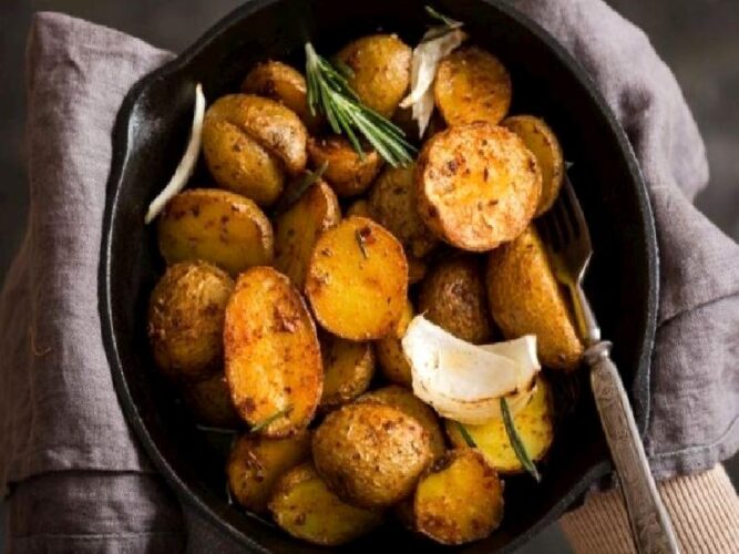 Fırında Bebek Patates Nasıl Yapılır?